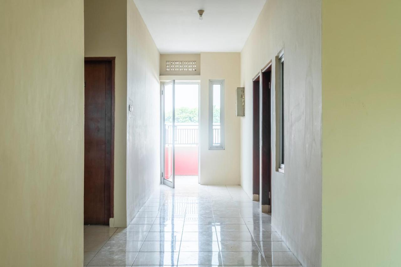 Oyo 2132 Pondok Avicenna Cirebon Bagian luar foto